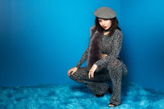 Charli XCX feet photo thumbnail