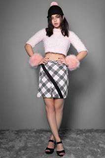 Charli XCX feet photo thumbnail