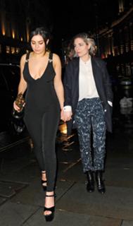 Charli XCX feet photo thumbnail