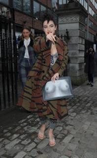 Charli XCX feet photo thumbnail