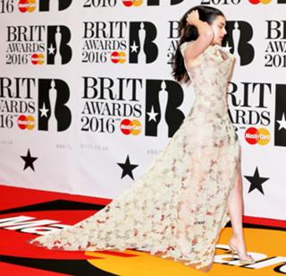 Charli XCX feet photo thumbnail