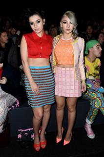 Charli XCX feet photo thumbnail