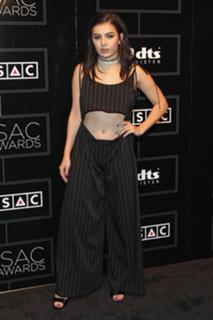 Charli XCX feet photo thumbnail
