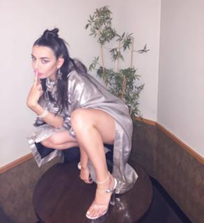 Charli XCX feet photo thumbnail