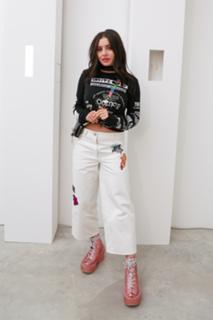 Charli XCX feet photo thumbnail