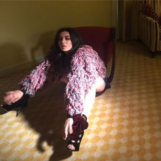 Charli XCX feet photo thumbnail