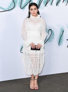 Charli XCX feet photo thumbnail