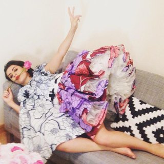 Charli XCX feet photo thumbnail