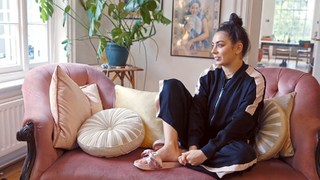 Charli XCX feet photo thumbnail
