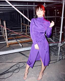 Charli XCX feet photo thumbnail