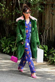 Charli XCX feet photo thumbnail