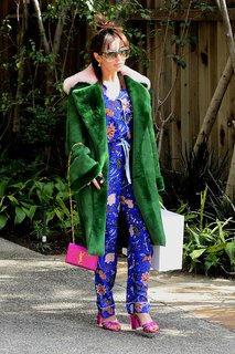 Charli XCX feet photo thumbnail