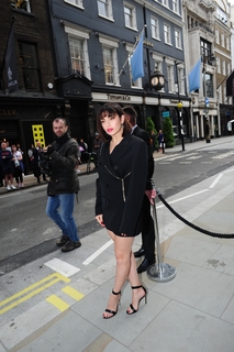 Charli XCX feet photo thumbnail