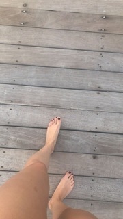 Charli XCX feet photo thumbnail