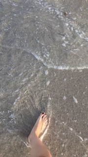 Charli XCX feet photo thumbnail