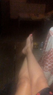Charli XCX feet photo thumbnail