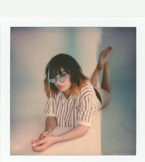 Charli XCX feet photo thumbnail