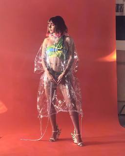 Charli XCX feet photo thumbnail