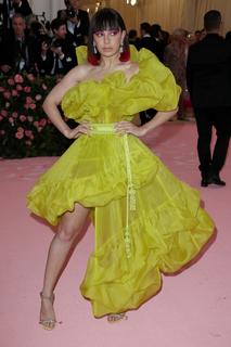 Charli XCX feet photo thumbnail