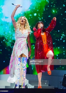 Charli XCX feet photo thumbnail