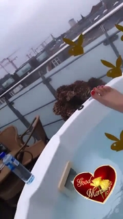 Charli XCX feet photo thumbnail