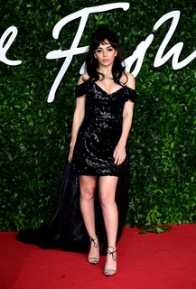Charli XCX feet photo thumbnail