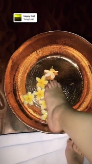 Charli XCX feet photo thumbnail