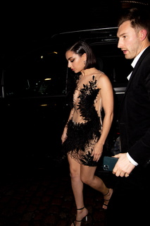 Charli XCX feet photo thumbnail