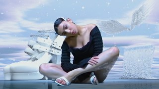 Charli XCX feet photo thumbnail