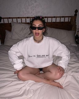 Charli XCX feet photo thumbnail