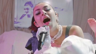 Charli XCX feet photo thumbnail
