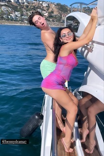 Charli XCX feet photo thumbnail