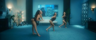 Charli XCX feet photo thumbnail