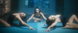 Charli XCX feet photo thumbnail