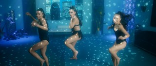 Charli XCX feet photo thumbnail