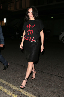 Charli XCX feet photo thumbnail