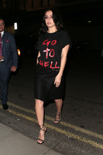 Charli XCX feet photo thumbnail