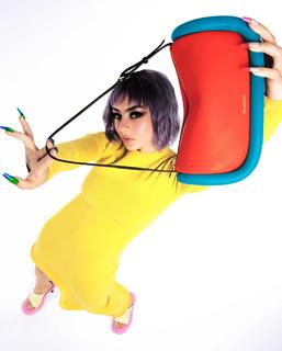 Charli XCX feet photo thumbnail