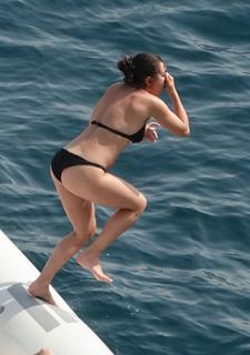 Charli XCX feet photo thumbnail