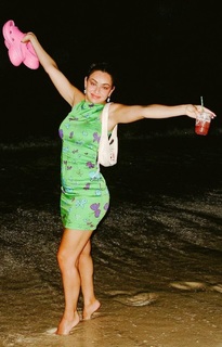 Charli XCX feet photo thumbnail