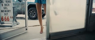 Charli XCX feet photo thumbnail