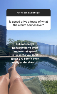Charli XCX feet photo thumbnail