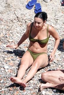 Charli XCX feet photo thumbnail