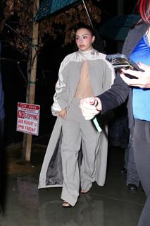 Charli XCX feet photo thumbnail