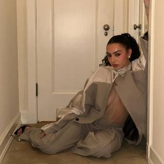 Charli XCX feet photo thumbnail