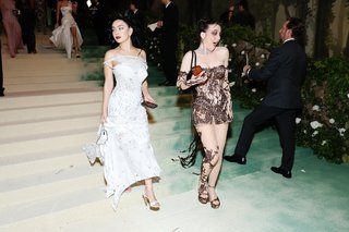 Charli XCX feet photo thumbnail
