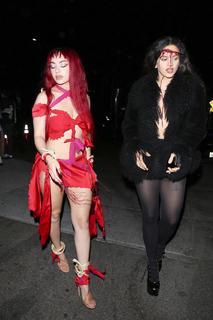 Charli XCX feet photo thumbnail