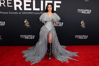 Charli XCX feet photo thumbnail