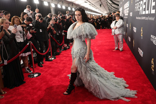 Charli XCX feet photo thumbnail