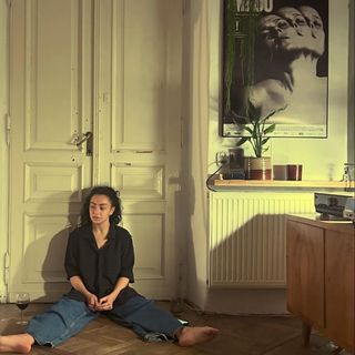 Charli XCX feet photo thumbnail